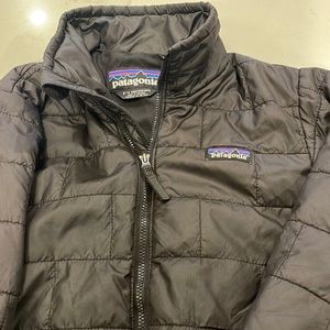Youth black small 7-8 Patagonia packable jacket